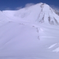 Der Lupke La Pass (5570 m) von oben (unterer Bildrand)